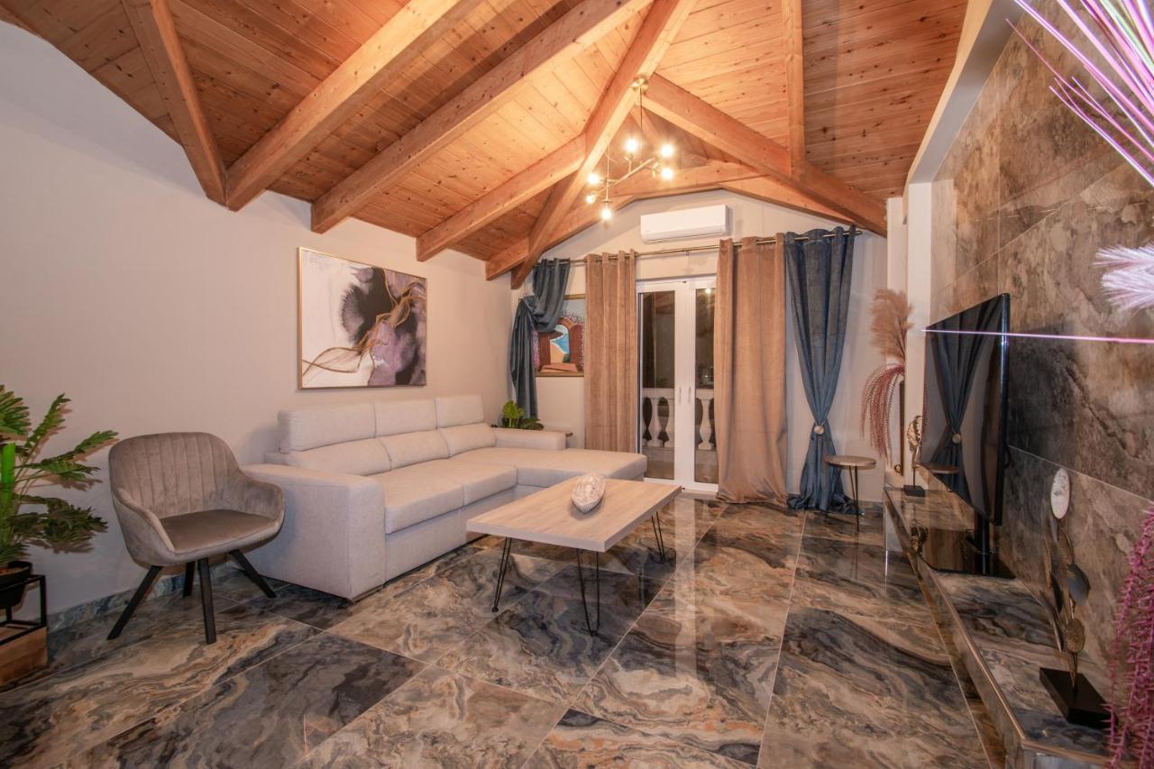 Casa Di Voz Shared Villa Studios By "Elite" Gaitani Exterior foto